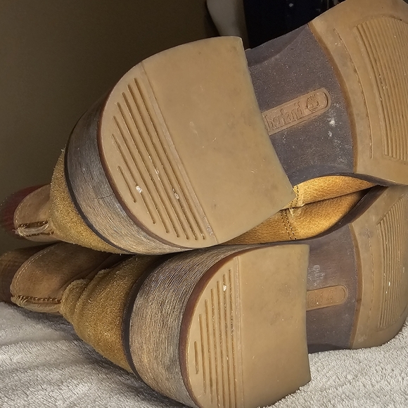 Timberland Tan Ankle Boots with Red Plaid Accent - Picture 5 of 9